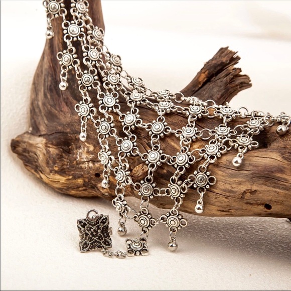 ✨✨New✨✨Multi - Layers Hand Bracelet ✨✨ - Picture 2 of 4